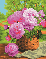 Букет розовых пионов в корзинке